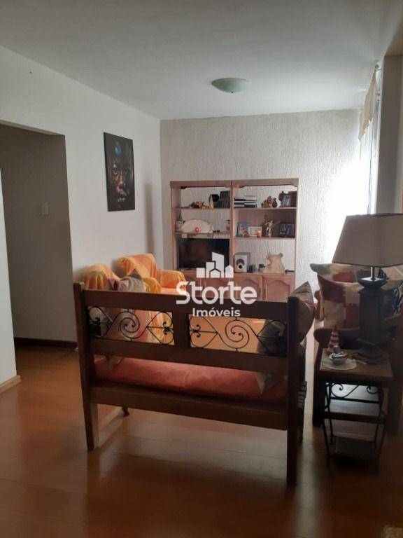 Apartamento à venda com 3 quartos, 125m² - Foto 2