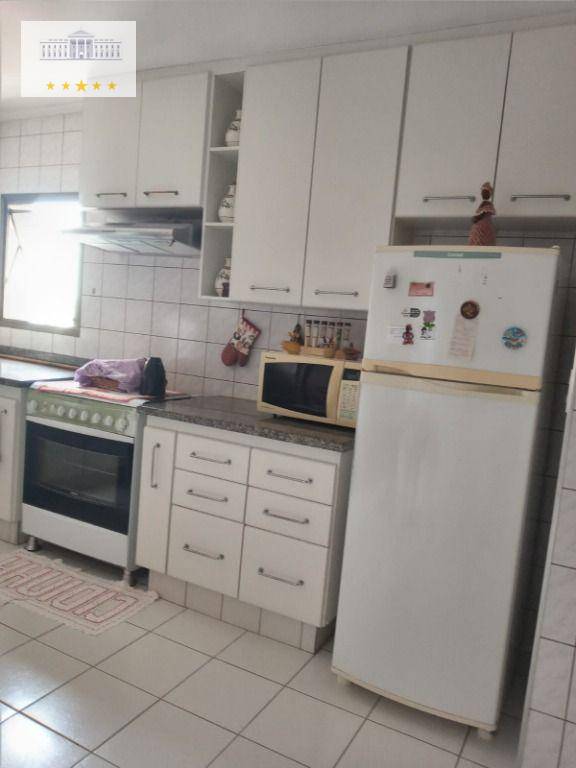 Apartamento à venda com 3 quartos, 160m² - Foto 4