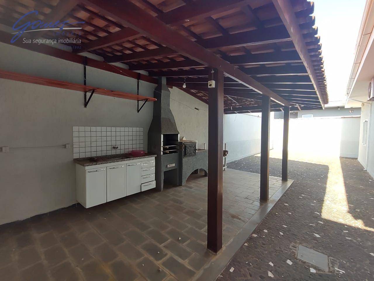 Casa de Condomínio à venda com 3 quartos, 228m² - Foto 2