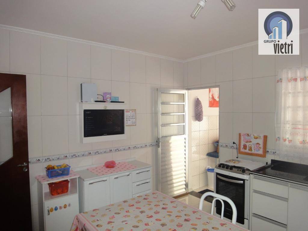 Sobrado à venda com 2 quartos, 185m² - Foto 3