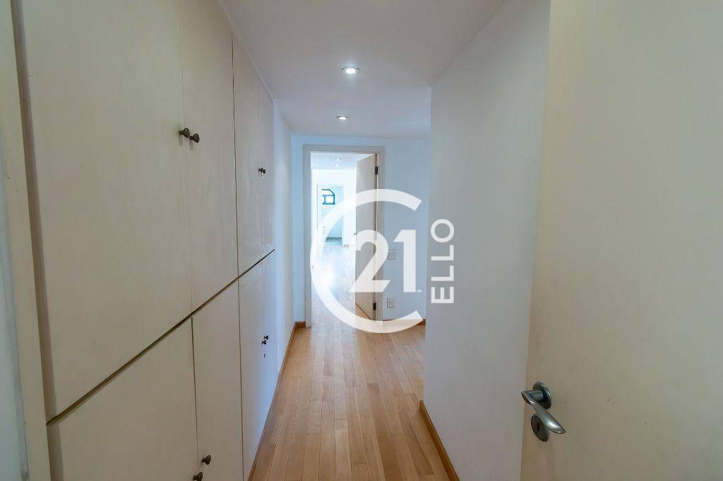 Apartamento para alugar com 3 quartos, 240m² - Foto 14