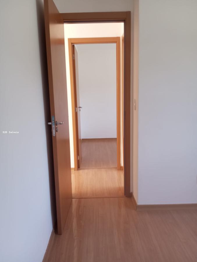 Apartamento à venda com 2 quartos, 42m² - Foto 13