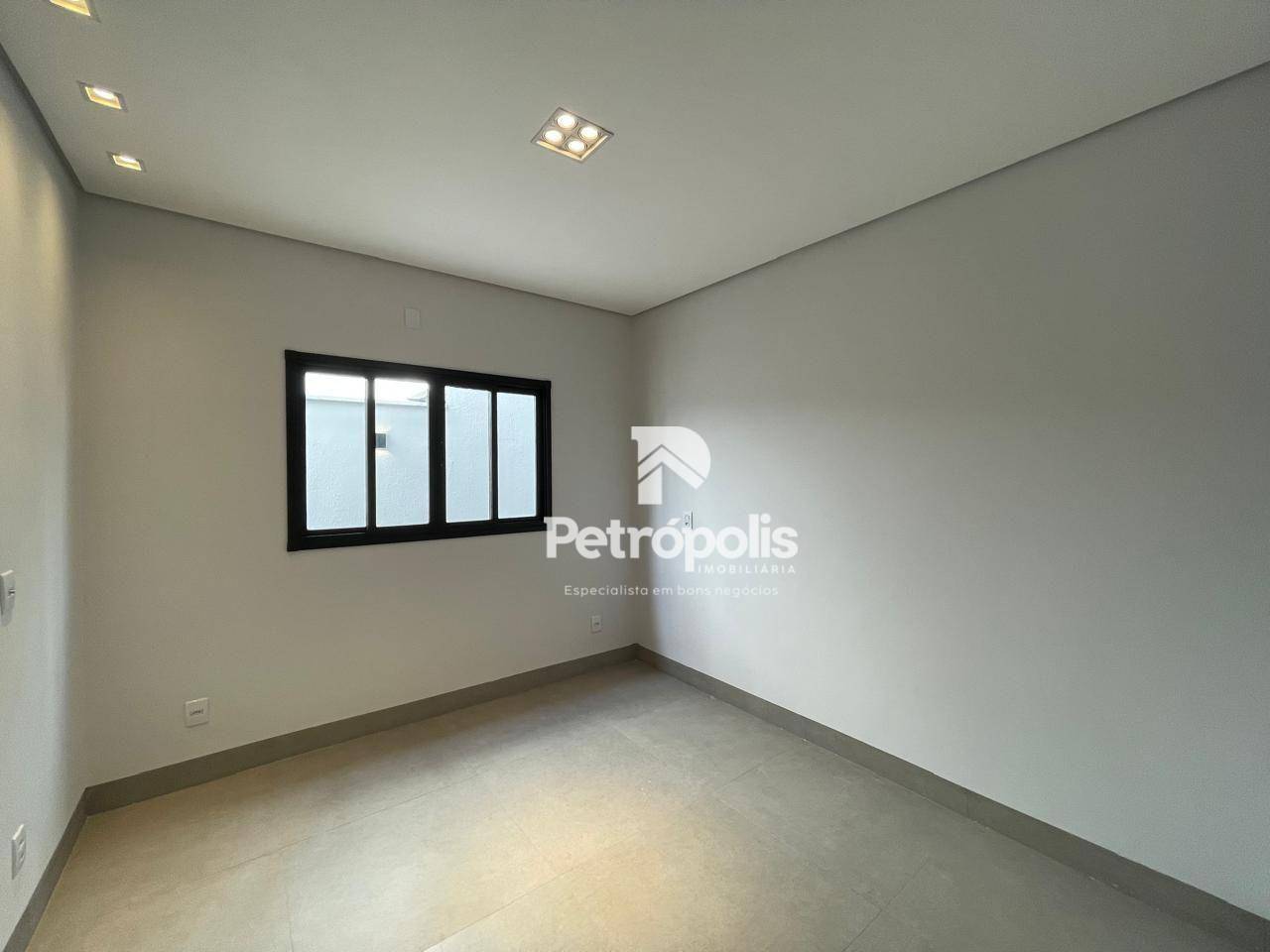 Casa à venda com 3 quartos, 202m² - Foto 6