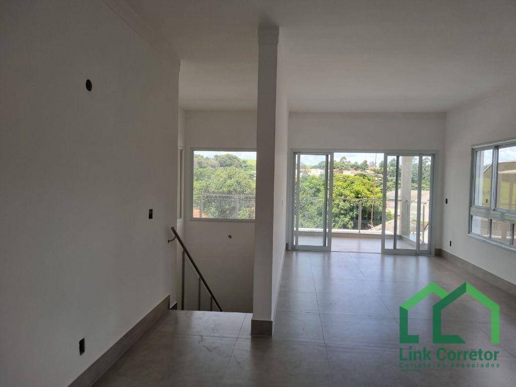 Casa à venda com 4 quartos, 258m² - Foto 3