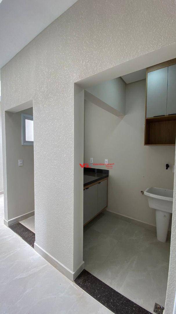 Casa à venda com 3 quartos, 105m² - Foto 1