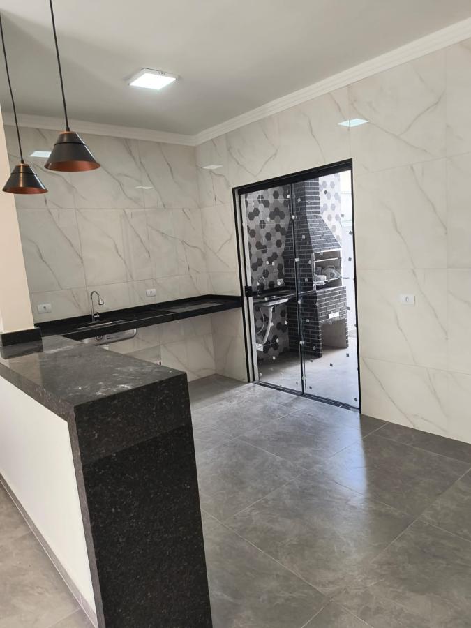 Casa à venda com 3 quartos, 87m² - Foto 1