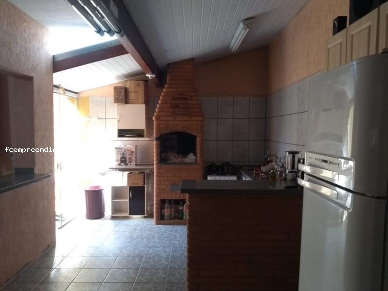 Sobrado à venda com 3 quartos, 140m² - Foto 1