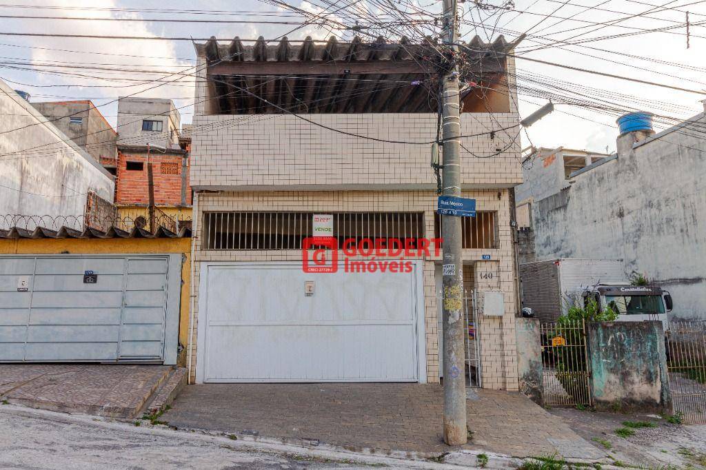 Sobrado, 3 quartos, 248 m² - Foto 1