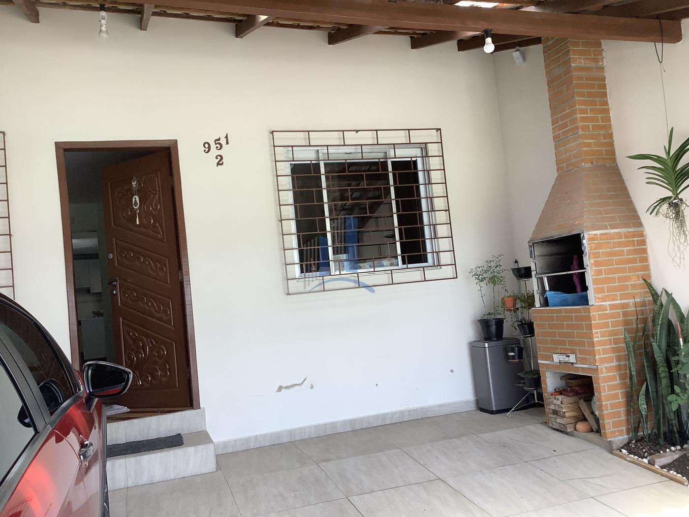 Casa à venda com 2 quartos, 60m² - Foto 3