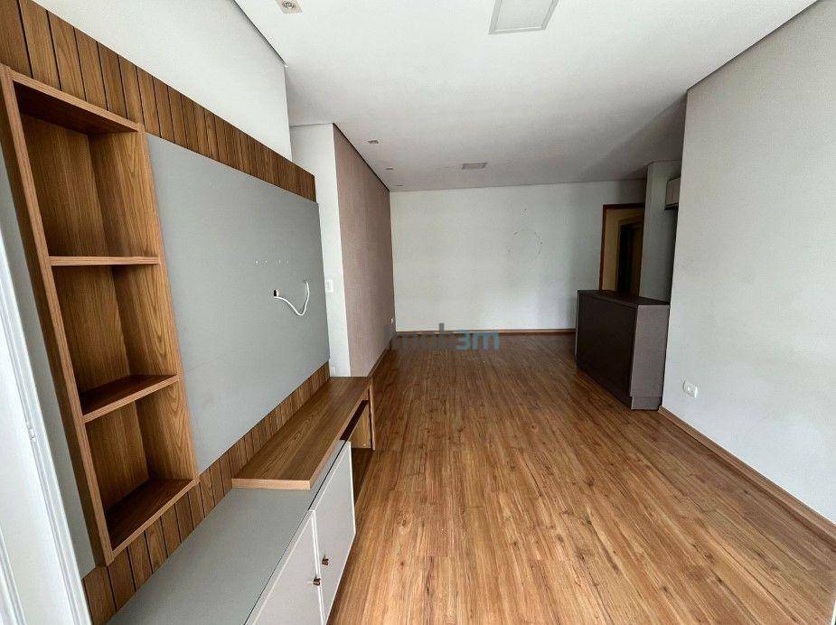 Apartamento para alugar com 3 quartos, 94m² - Foto 3