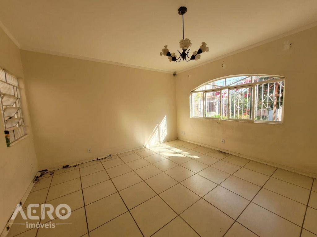 Casa à venda com 3 quartos, 200m² - Foto 18