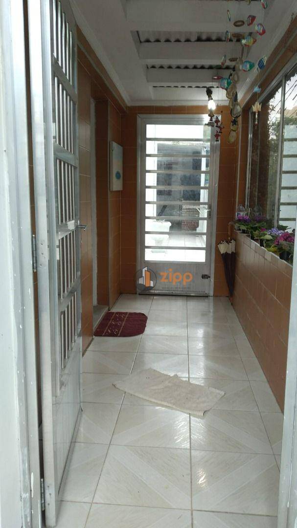 Sobrado à venda com 2 quartos, 200m² - Foto 3