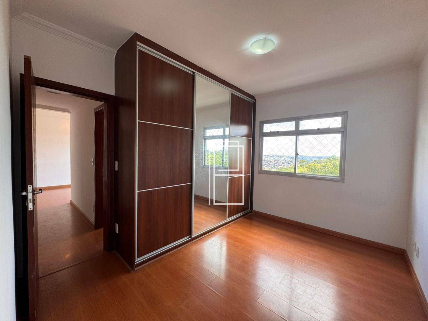 Apartamento à venda com 2 quartos, 62m² - Foto 12