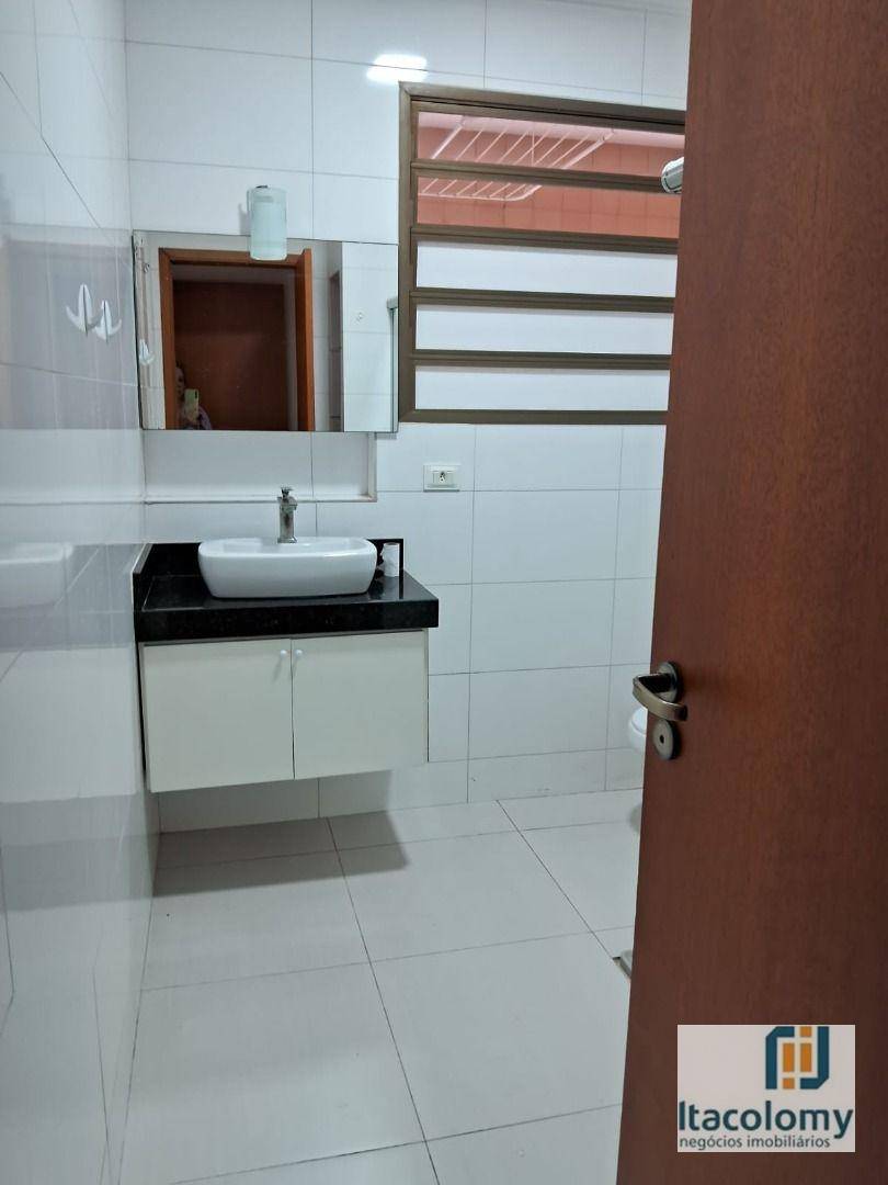 Casa de Condomínio para alugar com 3 quartos, 280m² - Foto 30