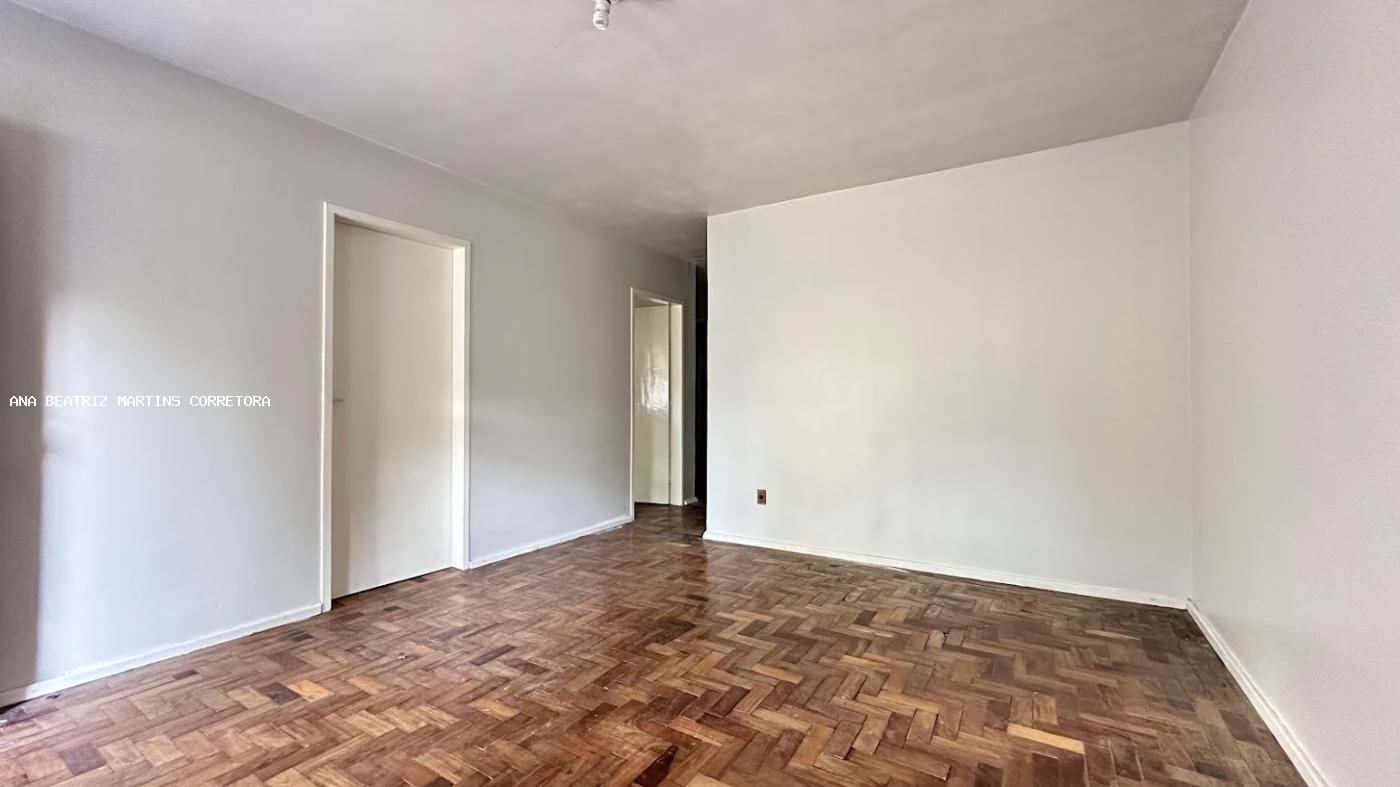 Casa à venda com 2 quartos, 250m² - Foto 3