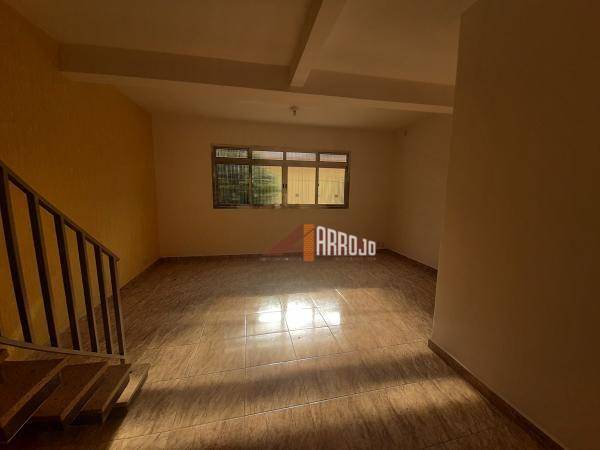 Sobrado à venda com 2 quartos, 115m² - Foto 2