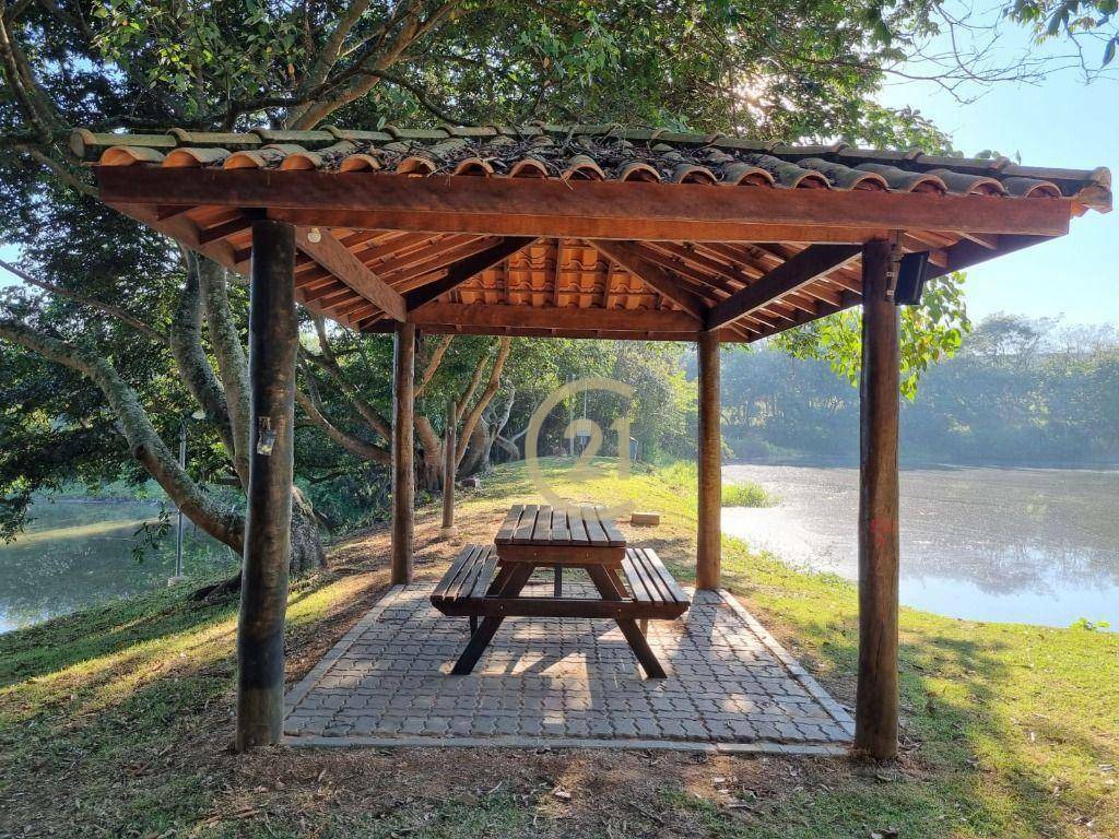 Casa de Condomínio para alugar com 4 quartos, 295m² - Foto 36