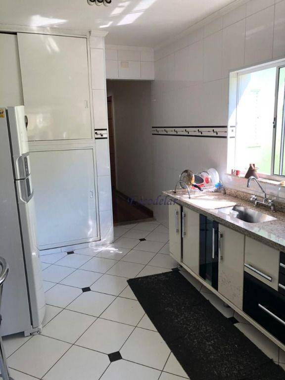 Sobrado à venda com 4 quartos, 200m² - Foto 3