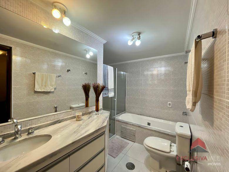 Apartamento à venda com 5 quartos, 200m² - Foto 32