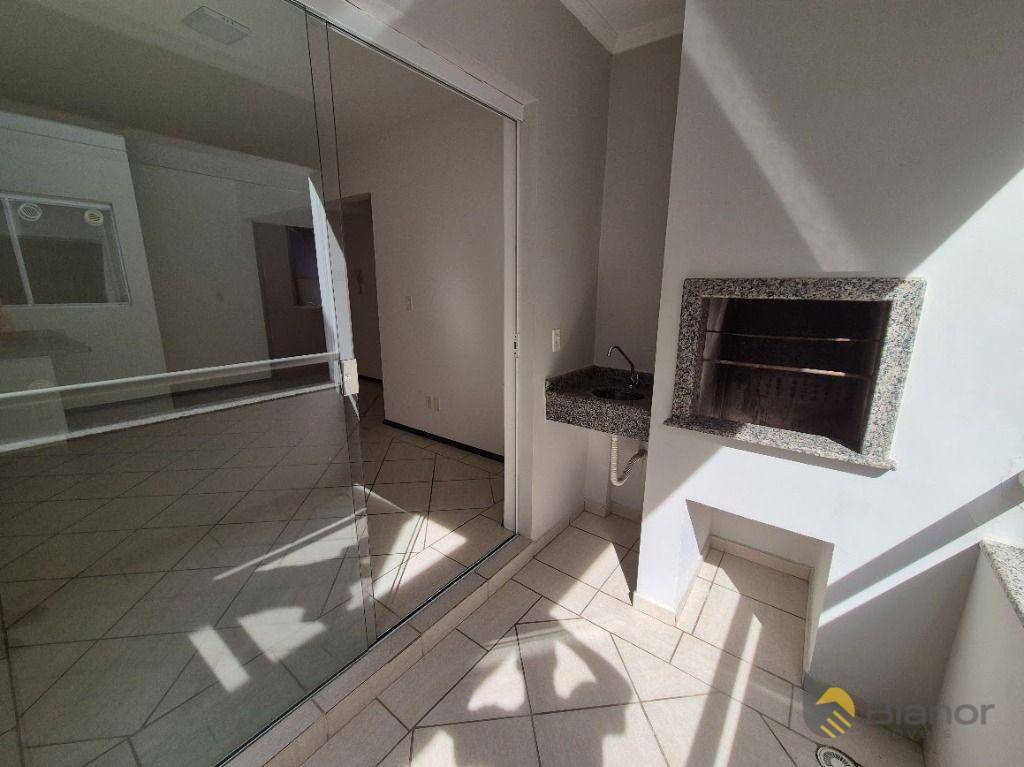 Apartamento à venda e aluguel com 2 quartos, 77m² - Foto 4