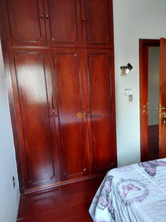 Apartamento à venda com 4 quartos, 226m² - Foto 8