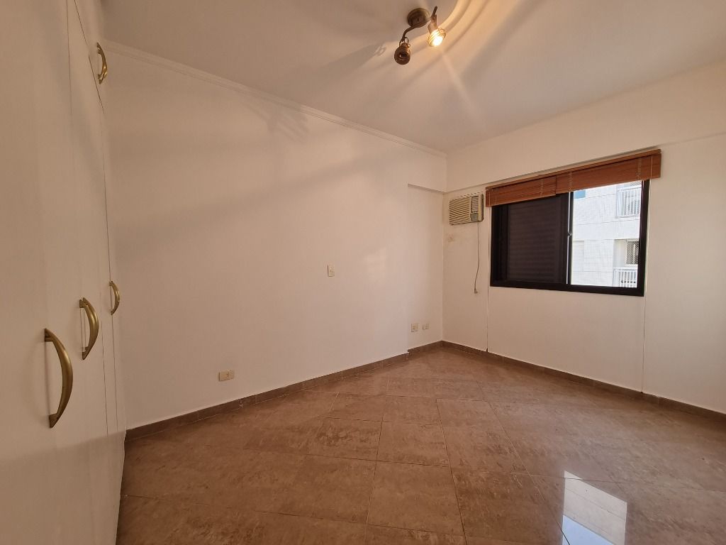 Apartamento à venda com 3 quartos, 150m² - Foto 12