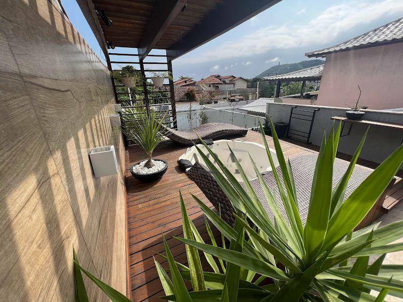 Casa à venda com 3 quartos, 270m² - Foto 12