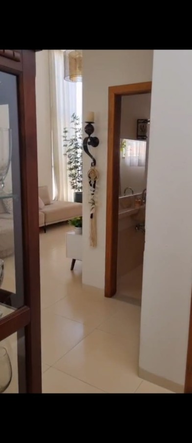 Casa à venda com 3 quartos, 200m² - Foto 2