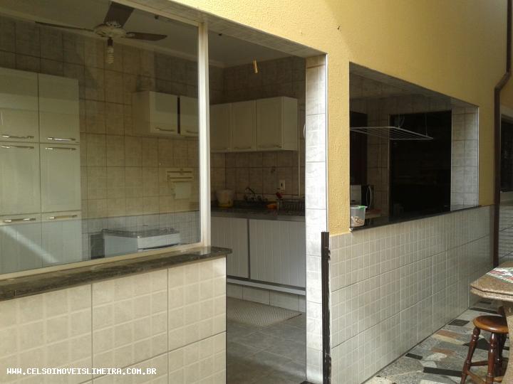 Casa à venda com 4 quartos, 300m² - Foto 26