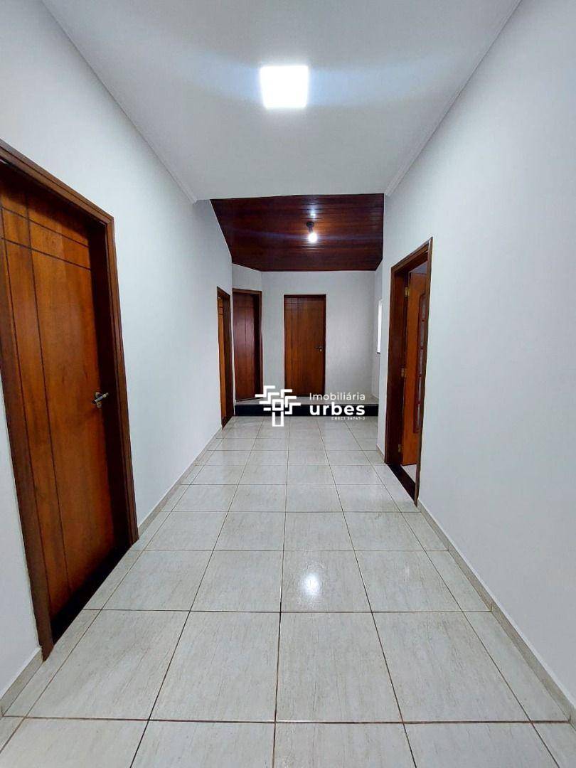 Casa para alugar com 3 quartos, 209m² - Foto 11