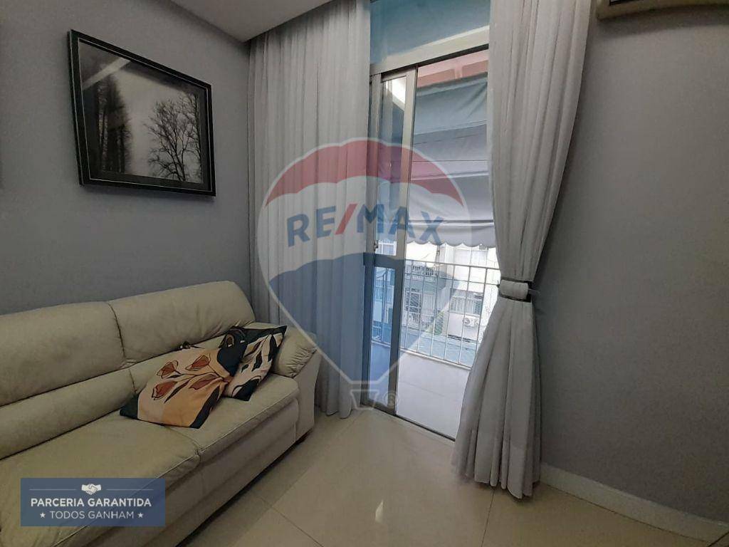 Apartamento à venda com 3 quartos, 90m² - Foto 3