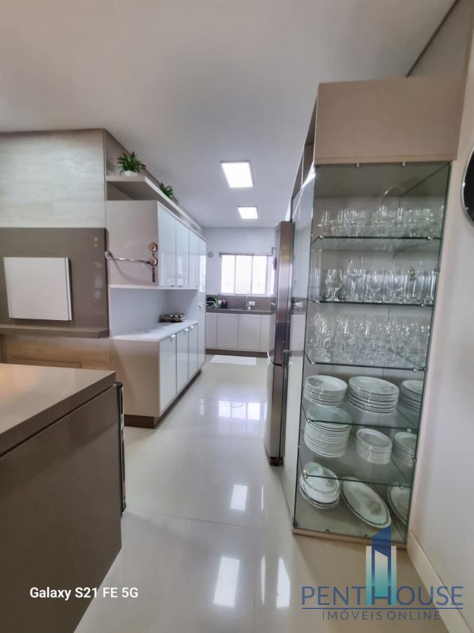 Apartamento à venda com 3 quartos, 136m² - Foto 23