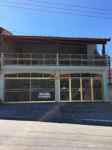 Sobrado à venda com 3 quartos, 300m² - Foto 1