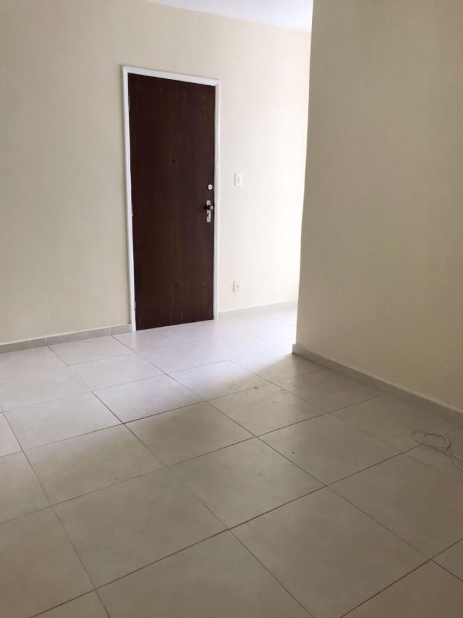 Apartamento à venda com 2 quartos, 65m² - Foto 4