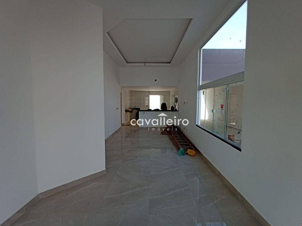 Casa à venda com 3 quartos, 131m² - Foto 2
