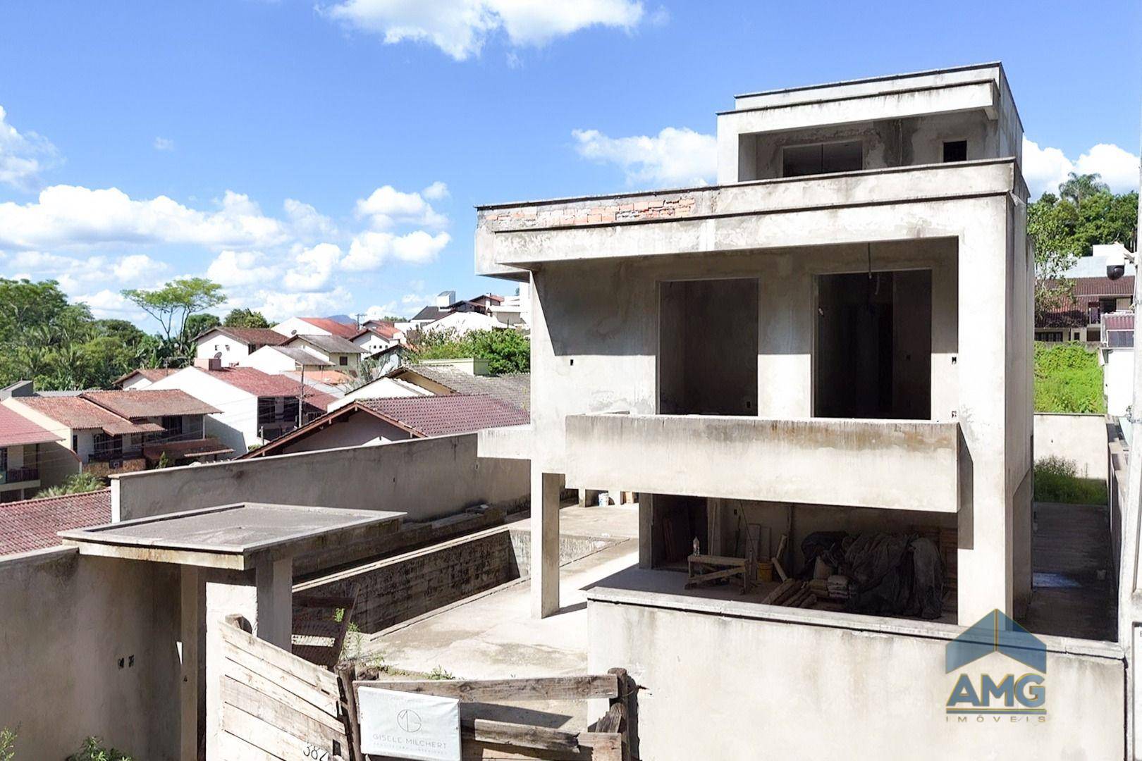 Casa, 4 quartos, 366 m² - Foto 1