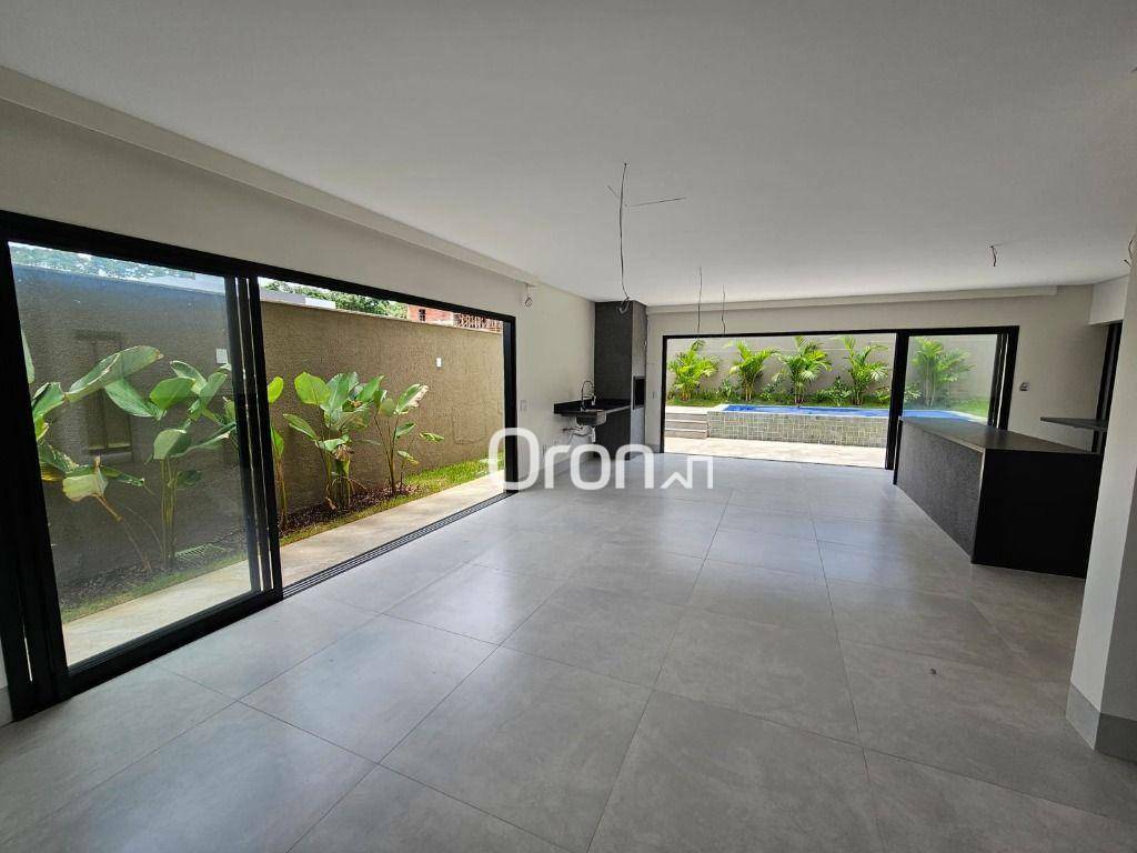 Sobrado à venda com 4 quartos, 224m² - Foto 1