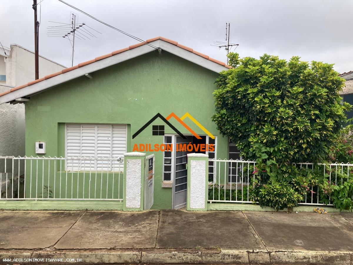 Casa à venda com 3 quartos, 250m² - Foto 1