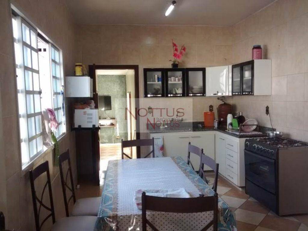 Casa à venda com 3 quartos, 450m² - Foto 10