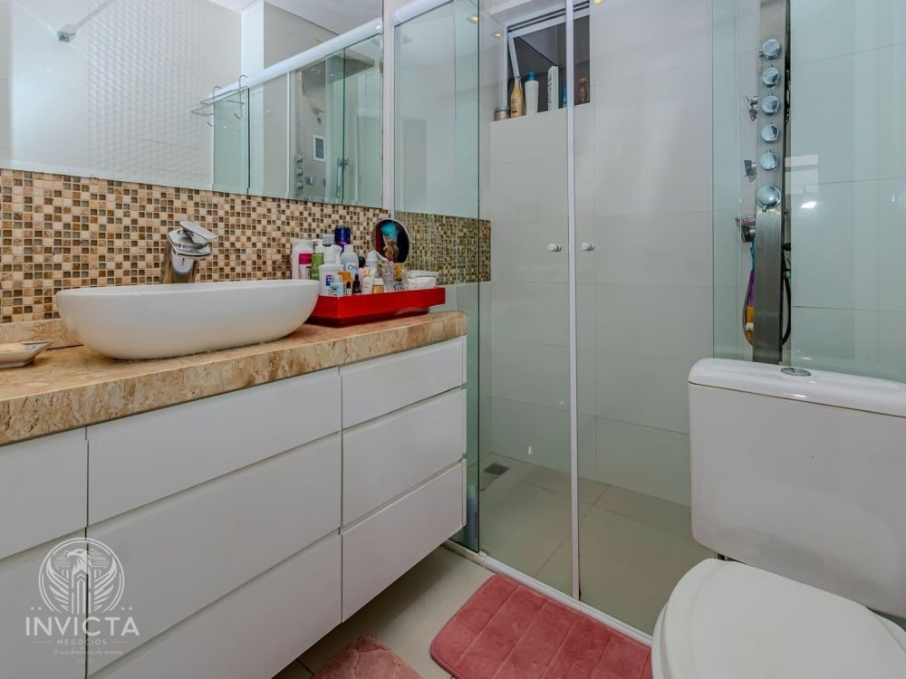 Apartamento à venda com 3 quartos, 209m² - Foto 13