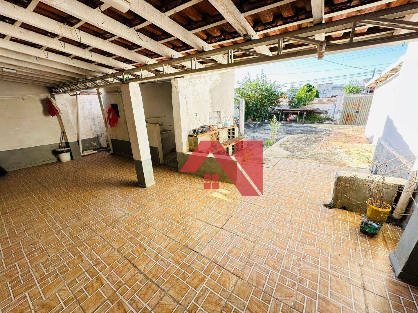 Casa à venda com 2 quartos, 80m² - Foto 4