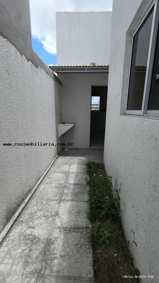 Casa à venda com 2 quartos, 56m² - Foto 3
