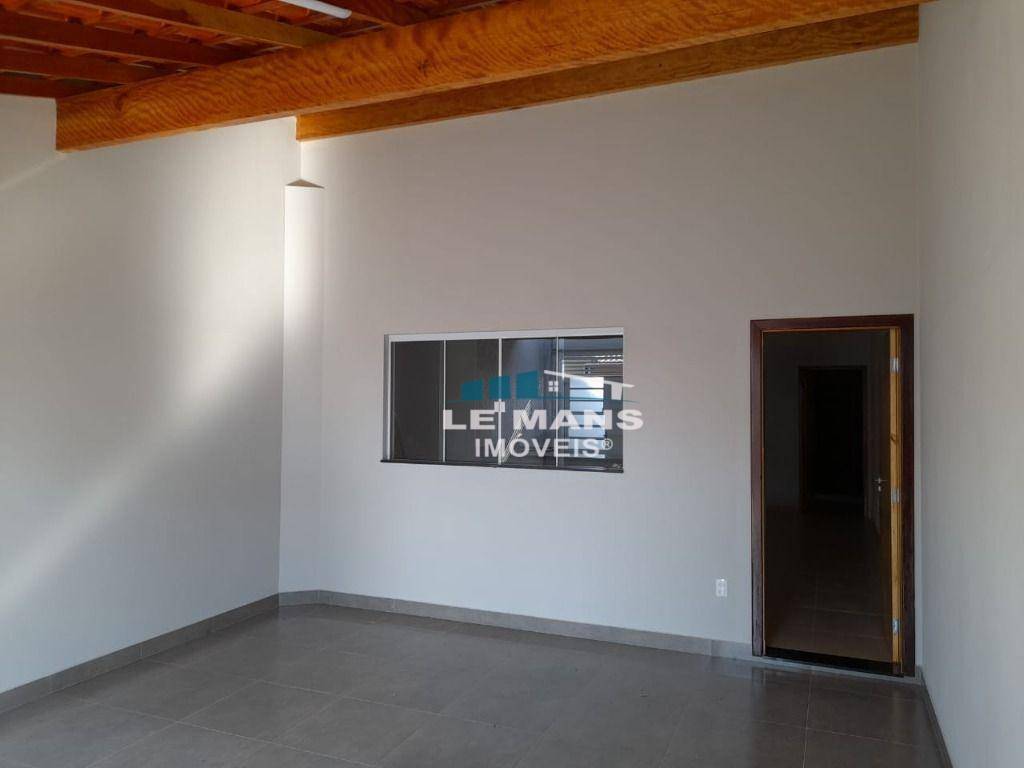 Casa à venda com 2 quartos, 110m² - Foto 3