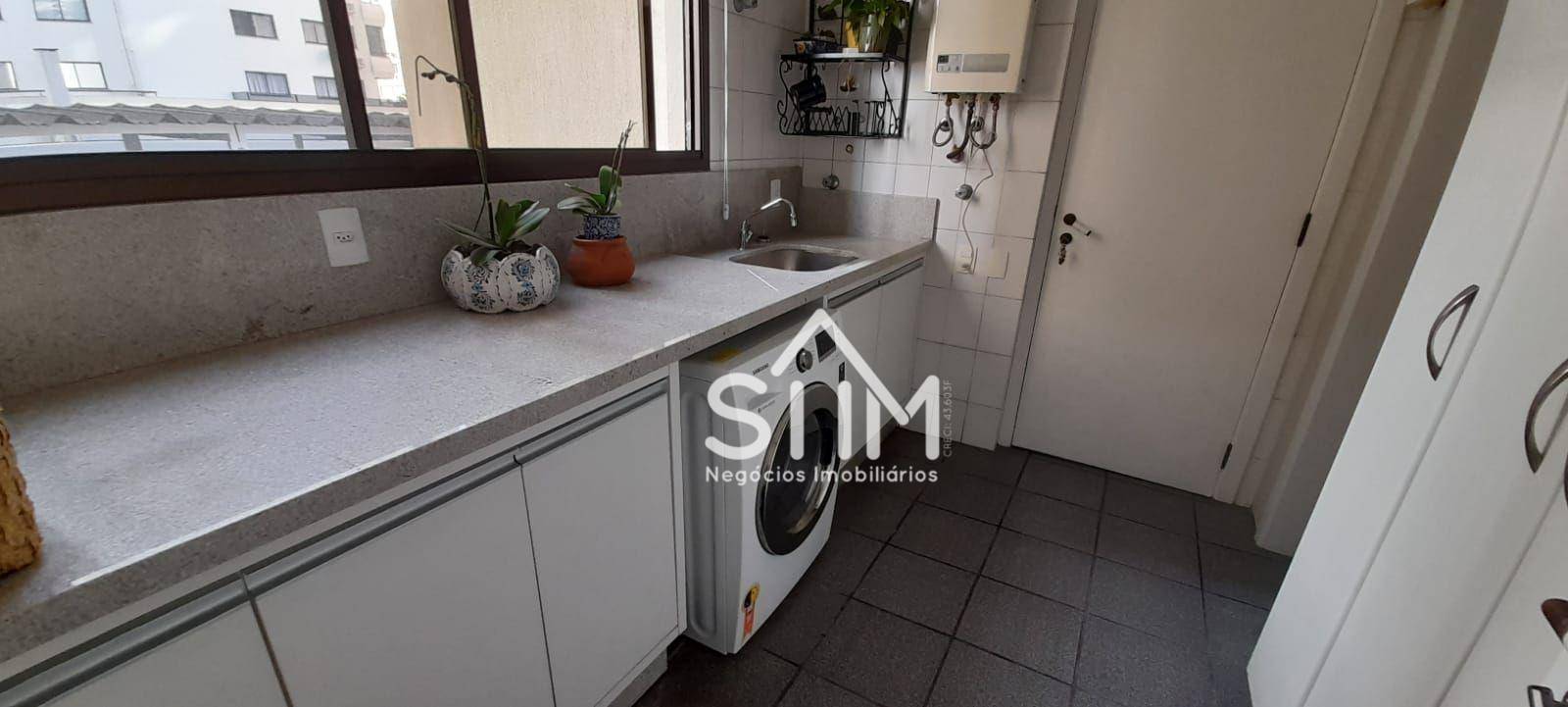 Apartamento à venda com 3 quartos, 226m² - Foto 12