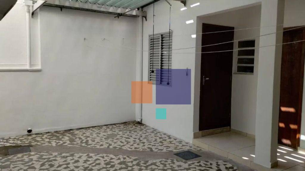 Casa para alugar com 5 quartos, 140m² - Foto 11