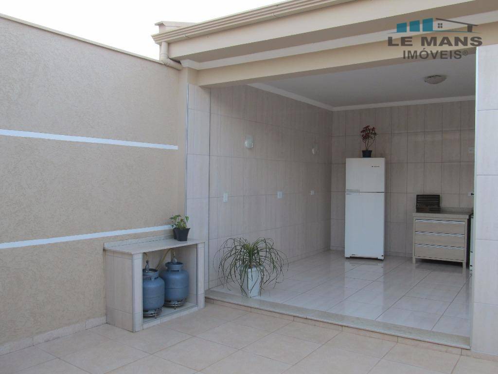 Casa à venda com 4 quartos, 250m² - Foto 20