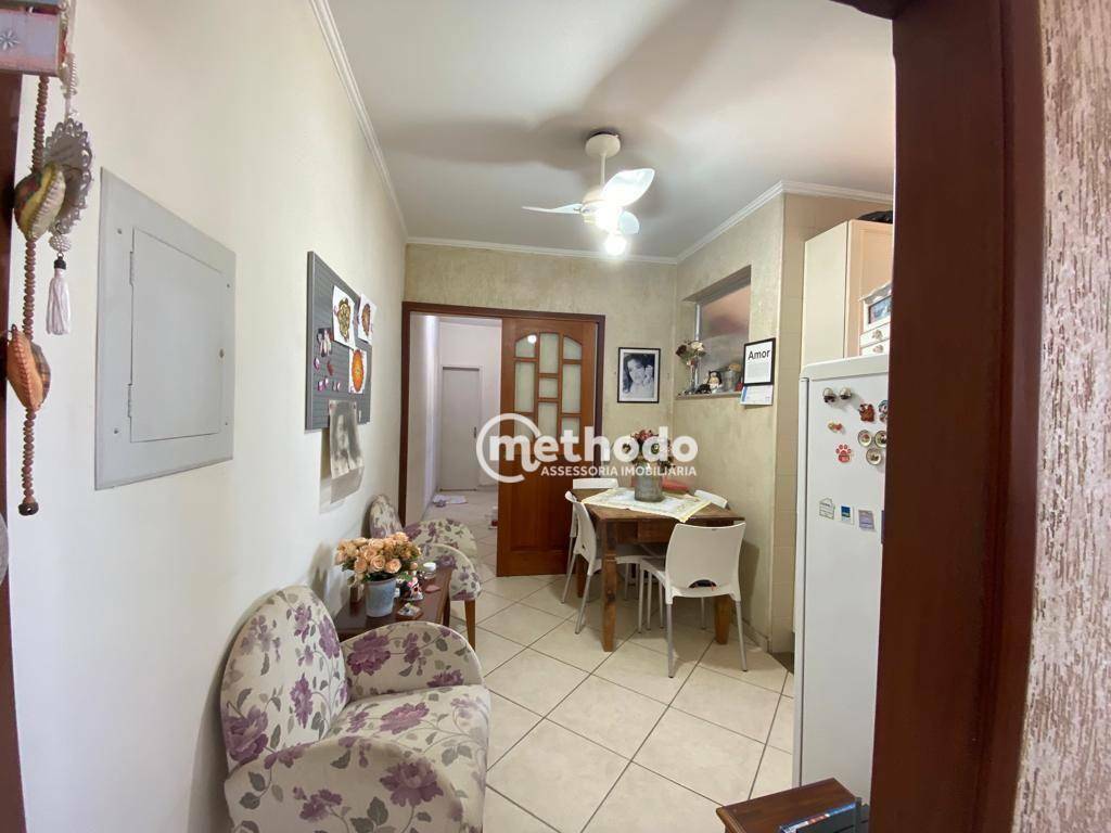 Apartamento à venda com 2 quartos, 70m² - Foto 2