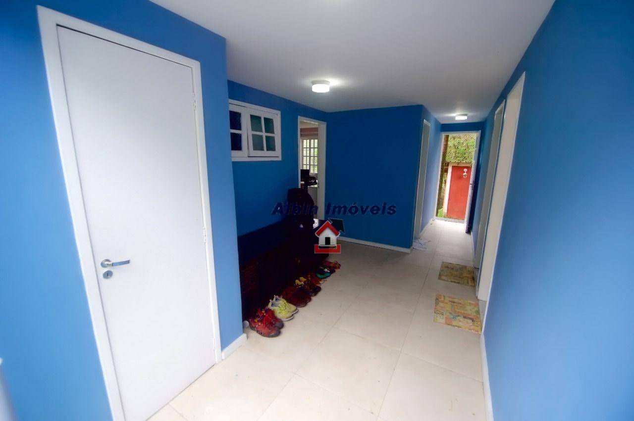 Casa à venda com 6 quartos, 400m² - Foto 18