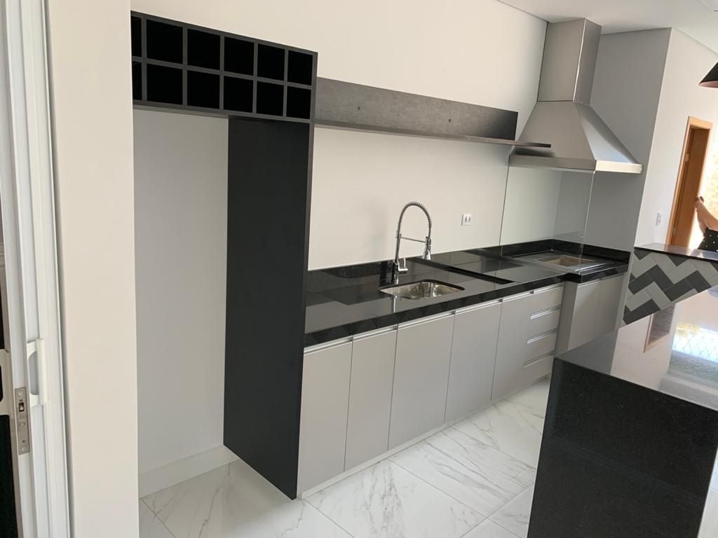 Casa à venda com 4 quartos, 308m² - Foto 11