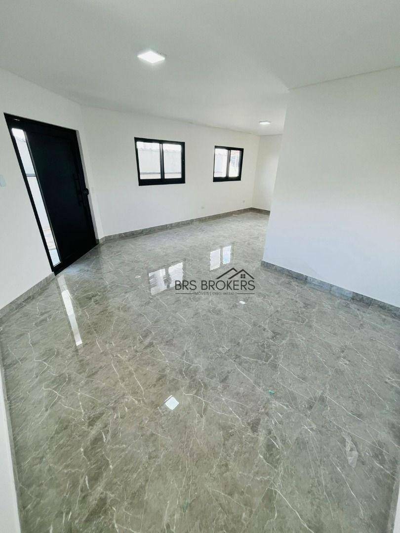 Sobrado à venda com 3 quartos, 120m² - Foto 4